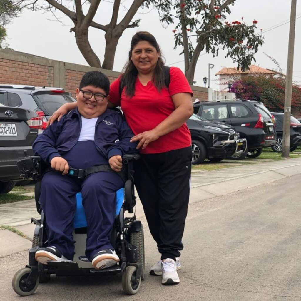david-aron-junto-a-su-madre